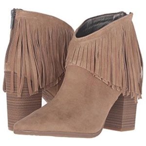 OFFER KENNETH COLE PULL ASHORE FRINGE BOOT ALMOND